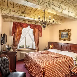 u-zlateho-stromu.praguehotelsweb.com/